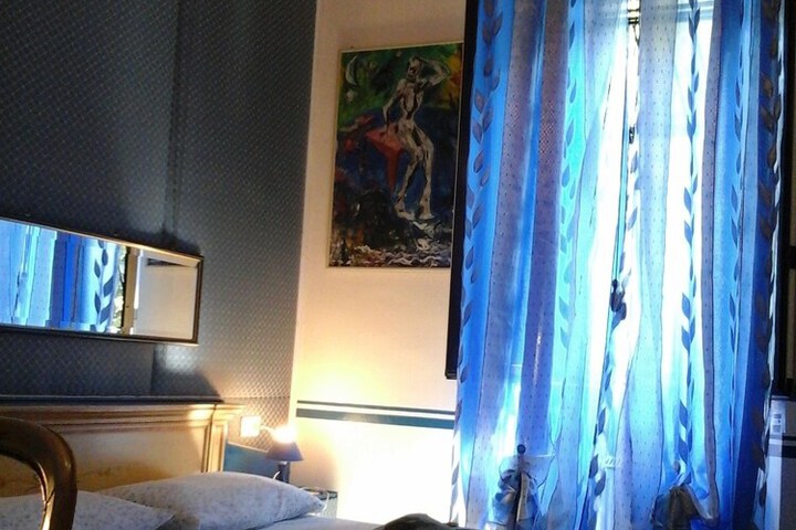 Room 28 of 166
