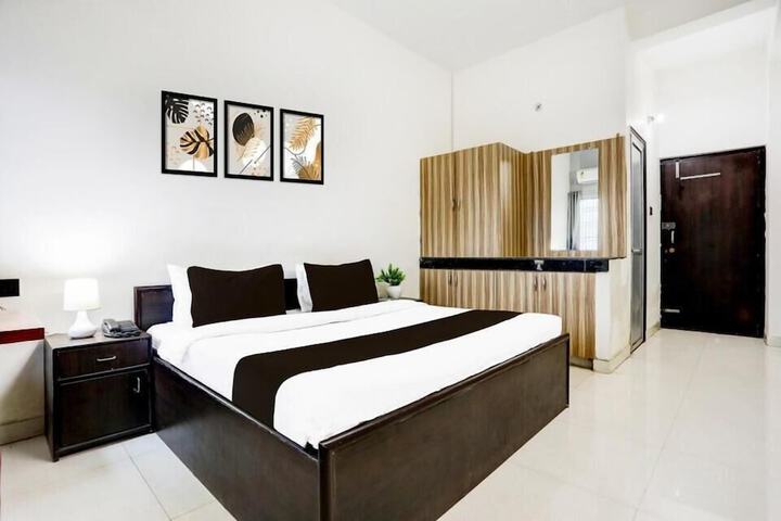 Room 6 of 15