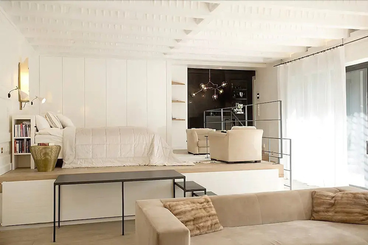 Room 3 of 16