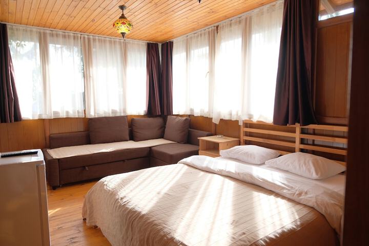 Room 5 of 134