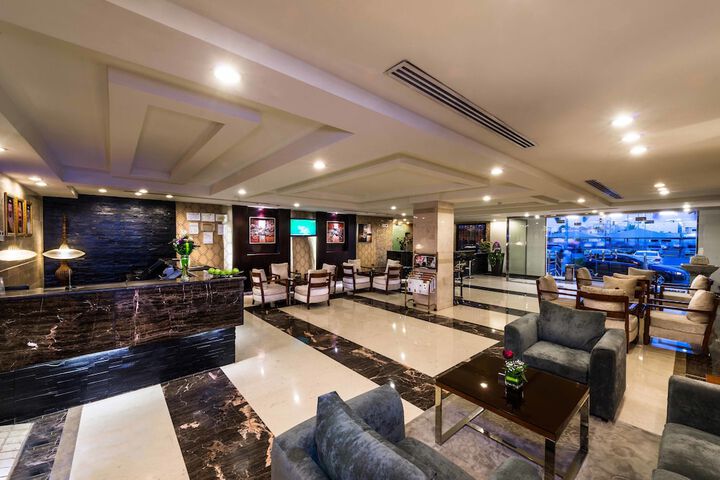 Entrance & Lobby