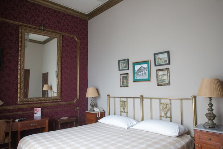Room 24 of 51