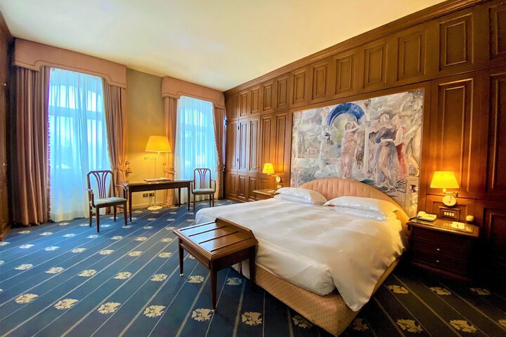 Room 38 of 161