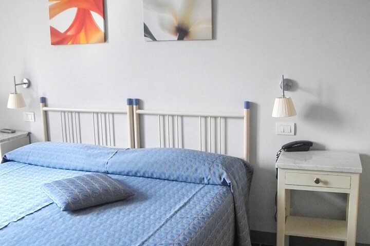 Room 11 of 53