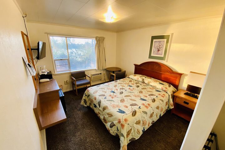 Room 5 of 32