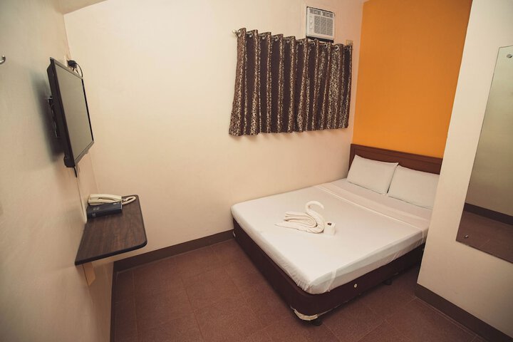 Room 9 of 23
