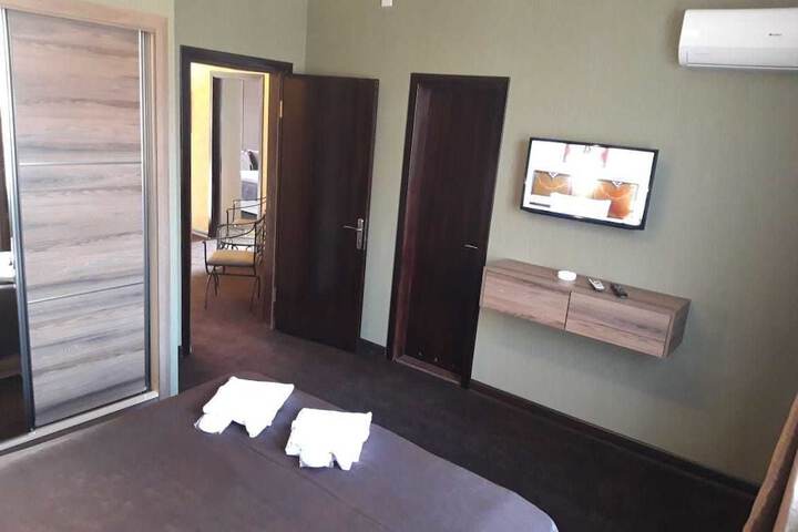 Room 28 of 113
