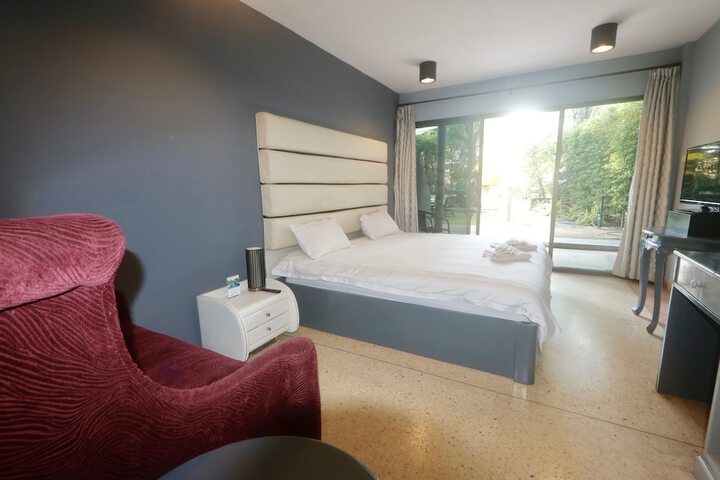 Room 19 of 170