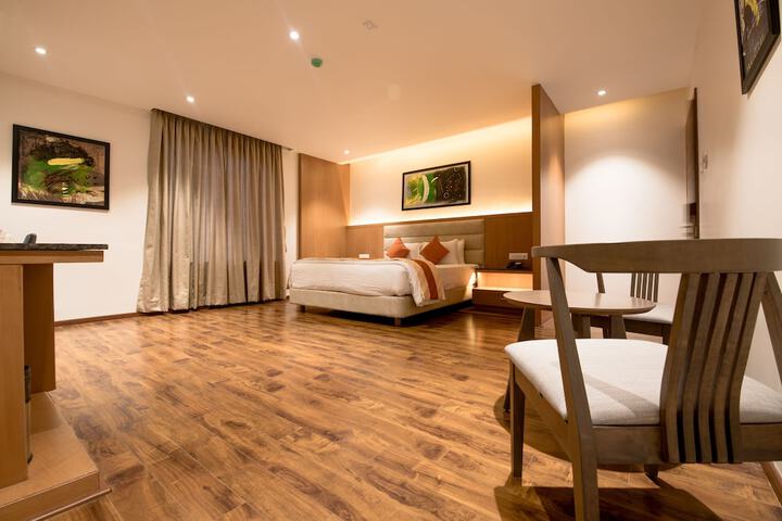 Room 9 of 35