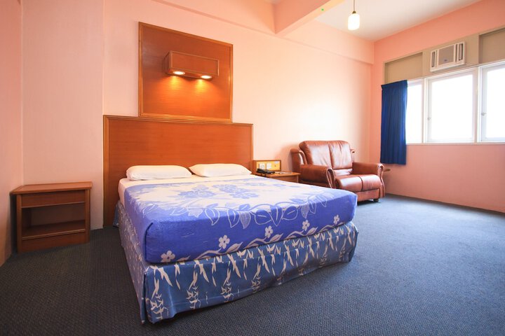 Room 9 of 60