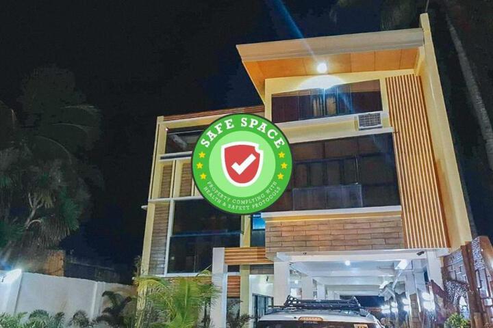 RedDoorz near SGM Condotel Villa Beach Iloilo