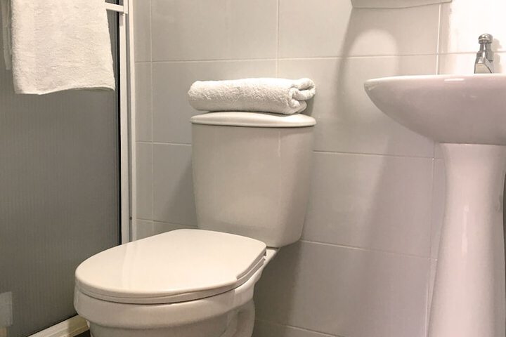 Room 8 of 16