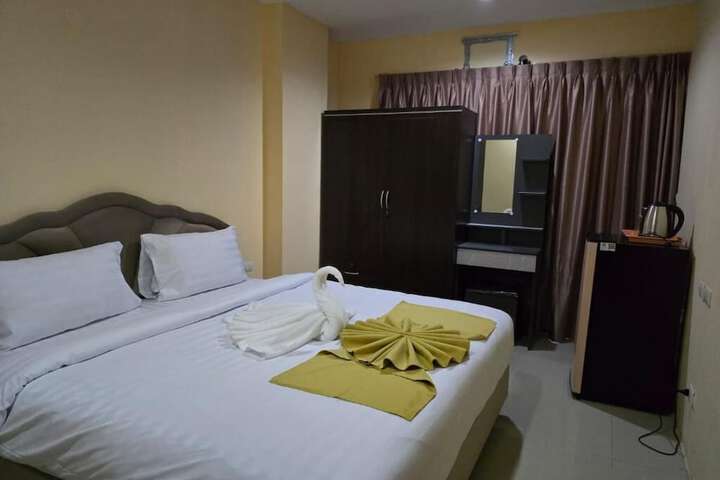 Room 16 of 41