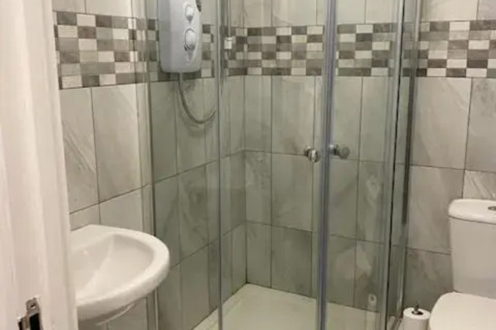 Room 9 of 15