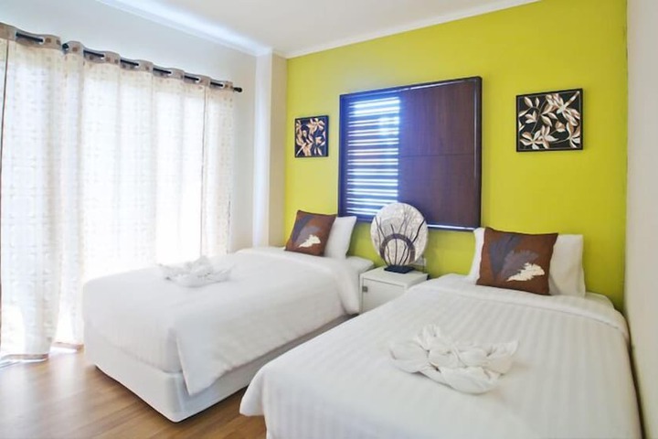 Room 8 of 22
