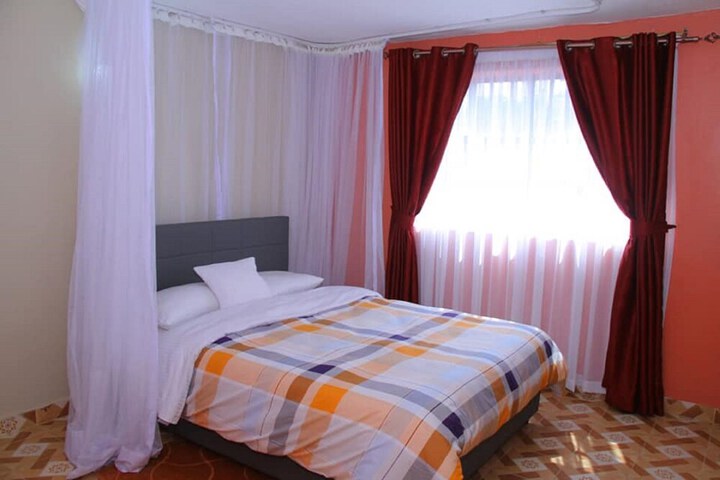 Room 5 of 10