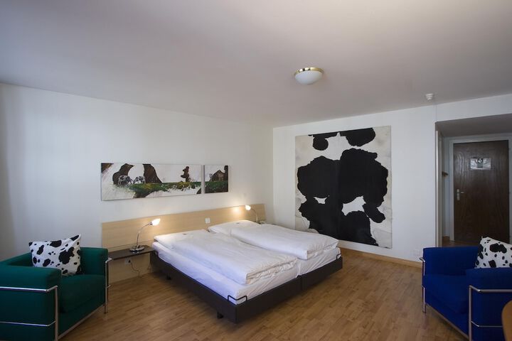 Room 3 of 46