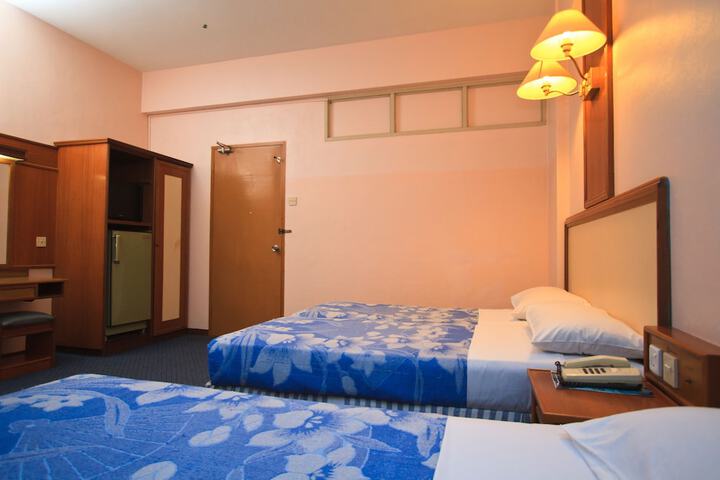 Room 27 of 60