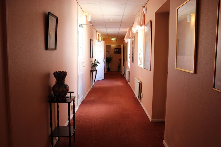 Ballroom/Hall 42 of 48
