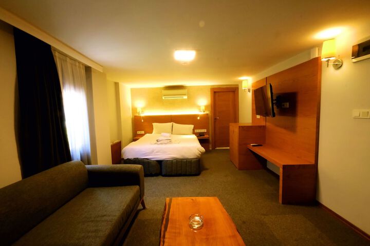 Room 21 of 58