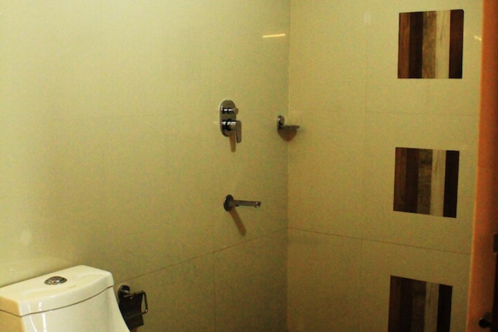 Room 18 of 48
