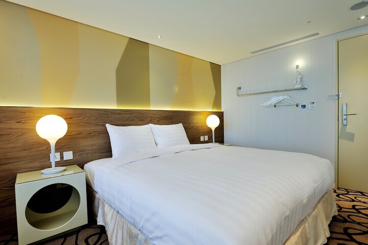Room 56 of 171