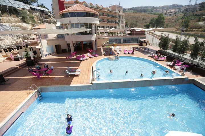 Hotel Pool