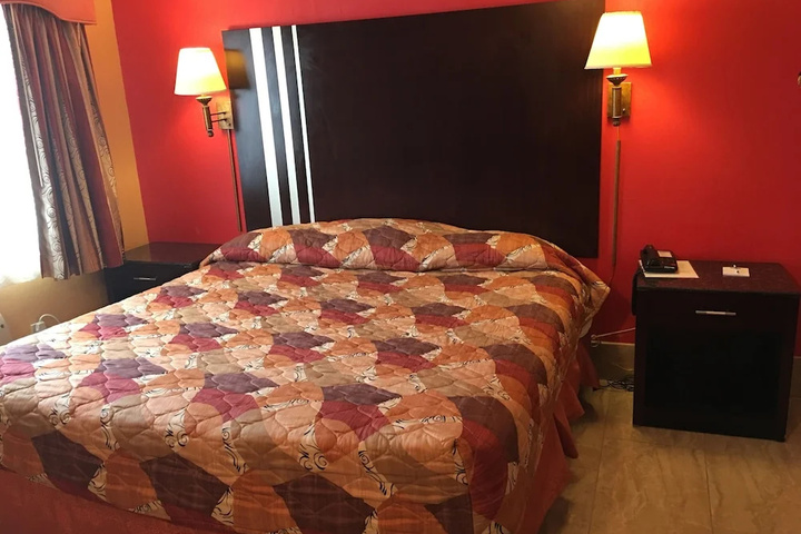Room 3 of 17