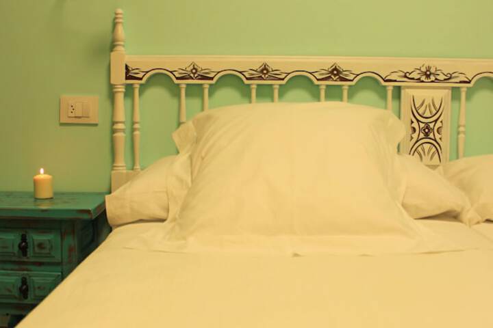 Room 18 of 77