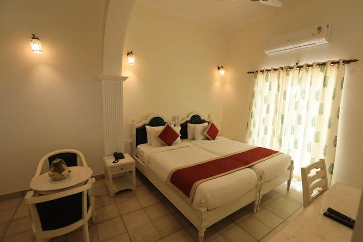 Room 9 of 40