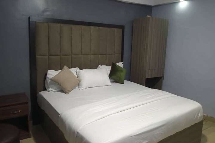Room 13 of 43