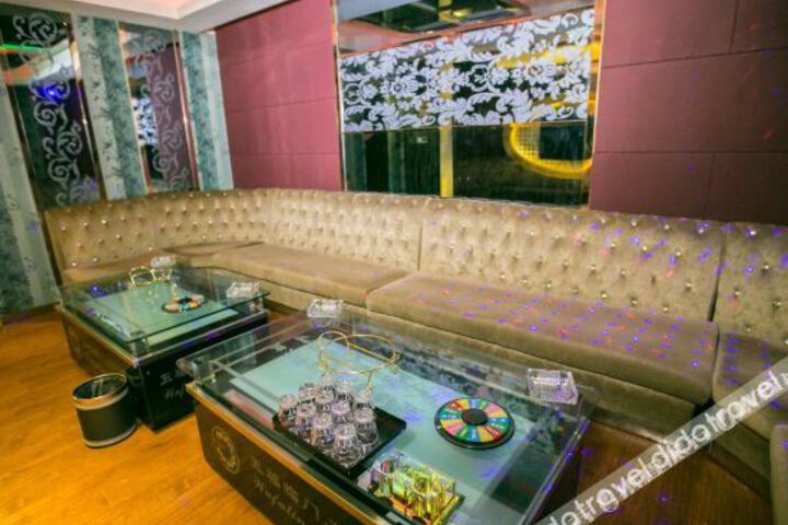 Xian Wufu Linmen Hotel