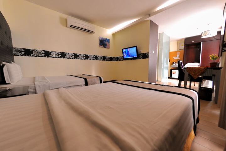 Room 21 of 82