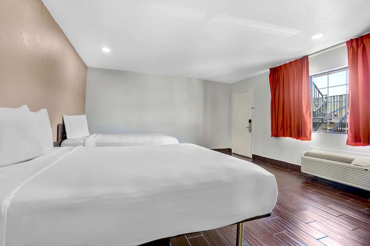 Room 7 of 38