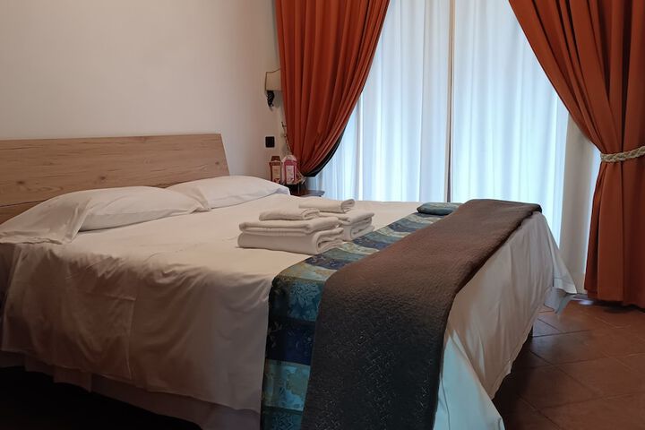 Room 13 of 166