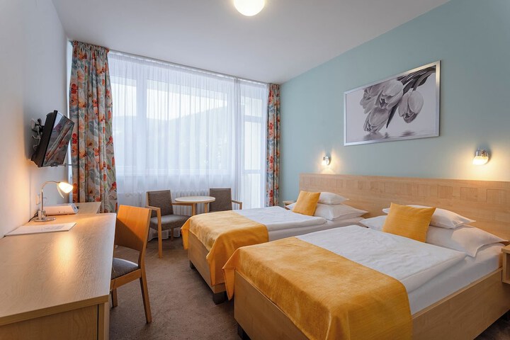 Room 18 of 48