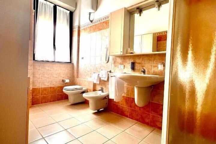 Room 20 of 39