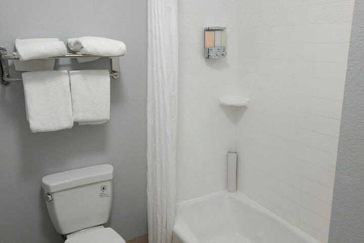 1 King Bed (5 of 6)