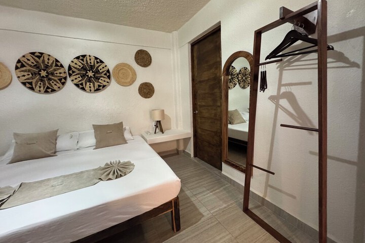Room 14 of 65