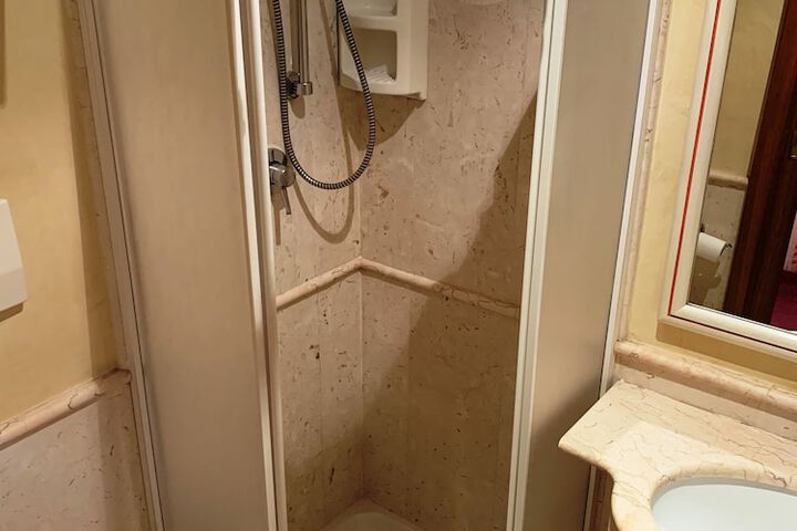 Room 14 of 19