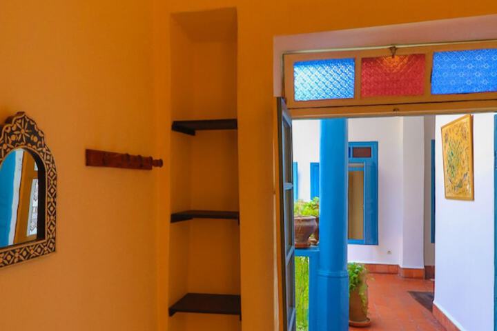 Room 85 of 266