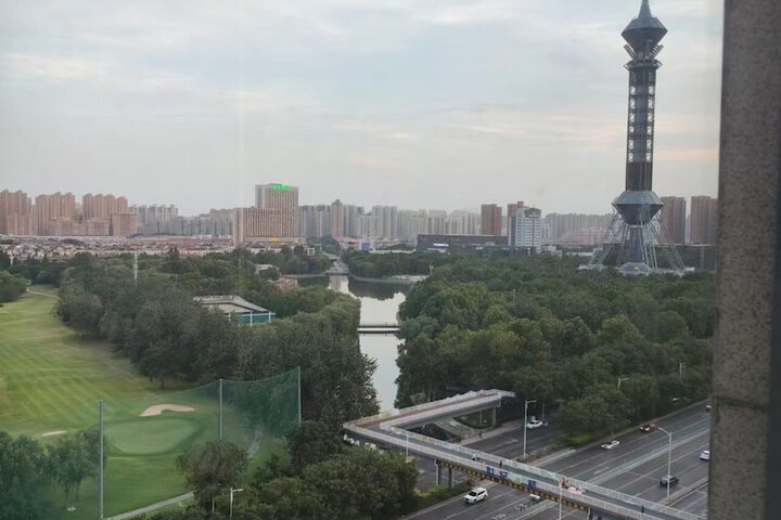 Room 18 of 100