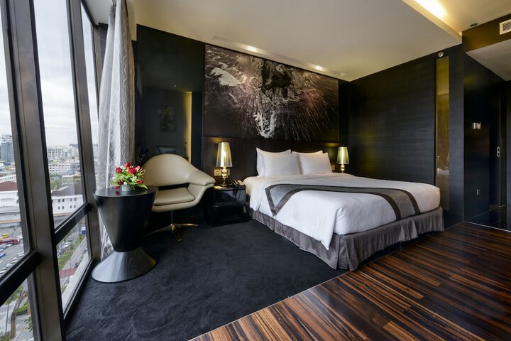 Room 14 of 77