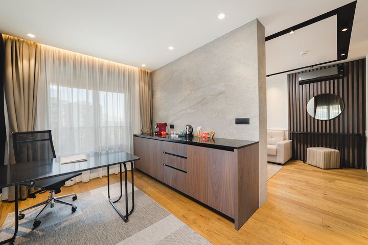 Room 14 of 42