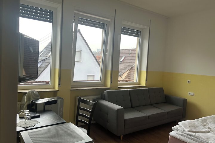 Room 2 of 8