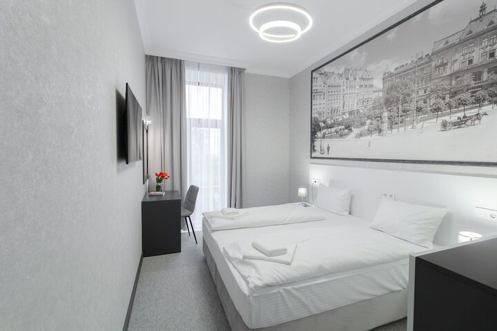 Room 25 of 146