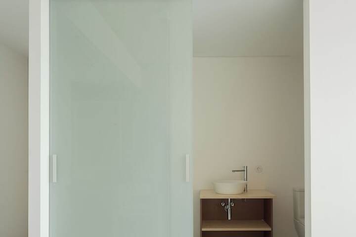Room 3 of 8