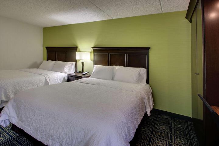 2 Double Beds (3 of 7)