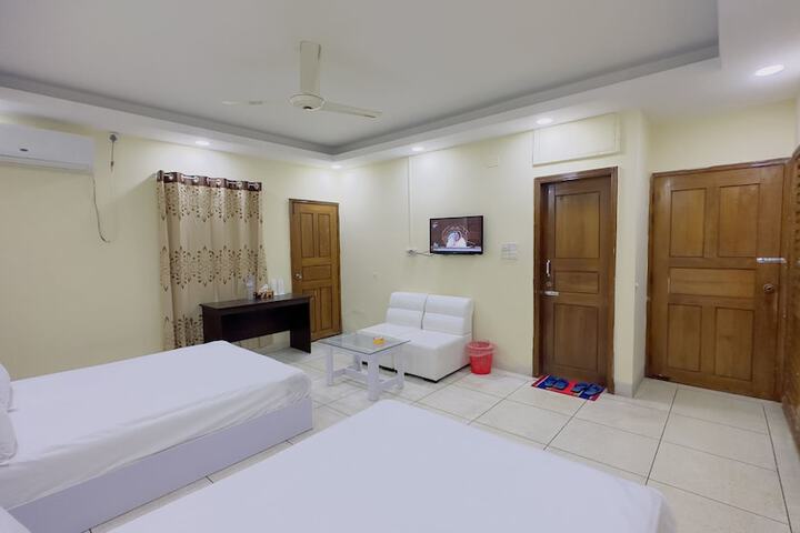 Room 2 of 17