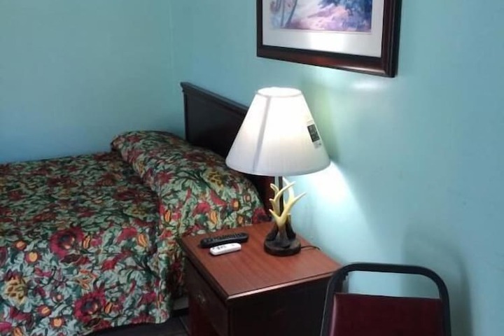 Room 11 of 30